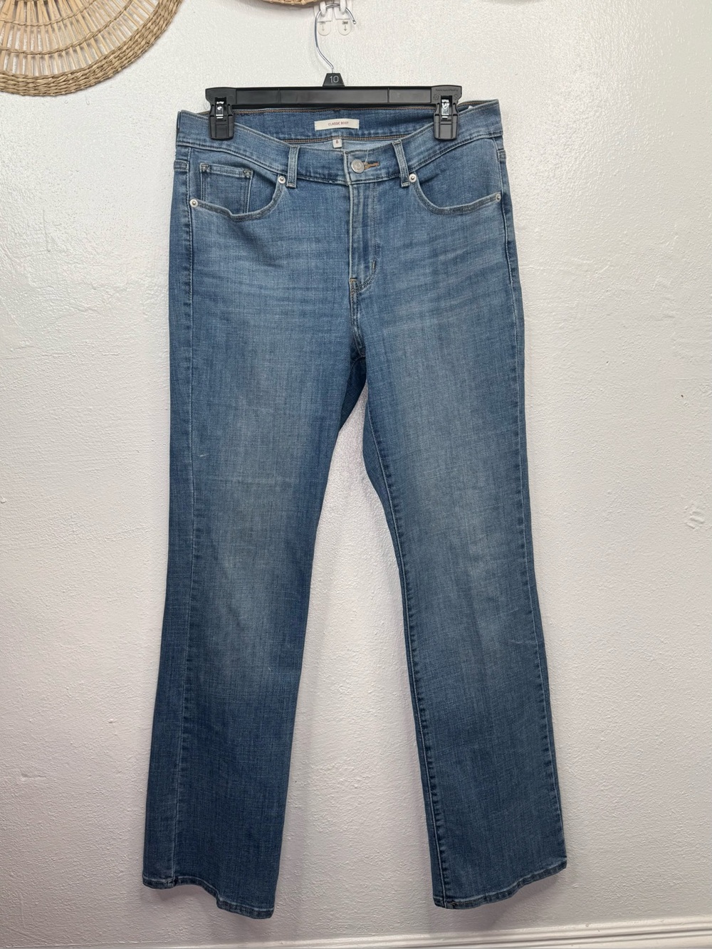 ⭐️Levi's Classic Boot Jeans Womens Size 8 Mid Rise Bootcut Medium Wash W29